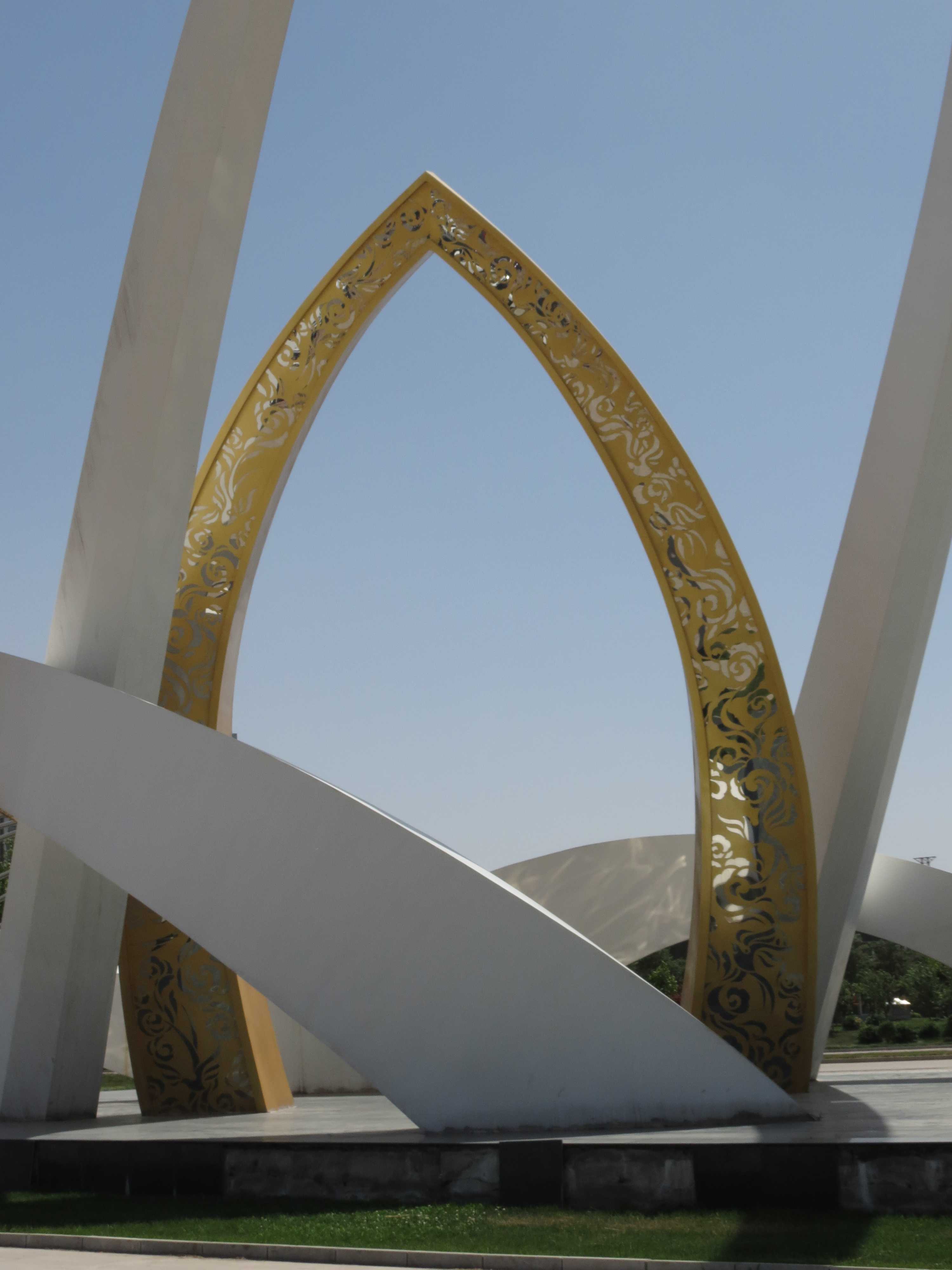 大型不銹鋼雕塑，機(jī)場(chǎng)不銹鋼雕塑，廣場(chǎng)景觀雕塑