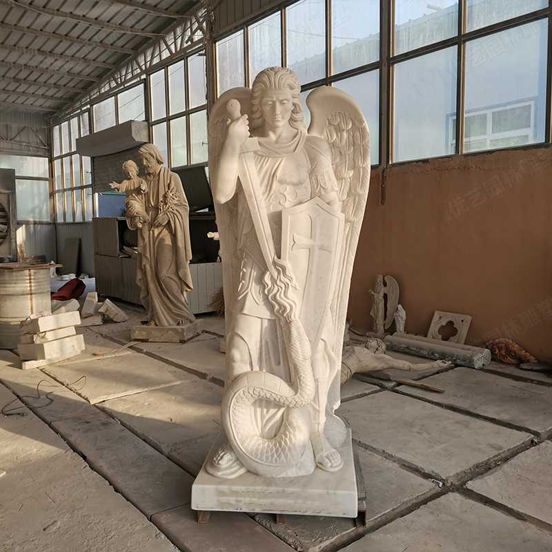 圣邁克雕塑，大理石圣邁克