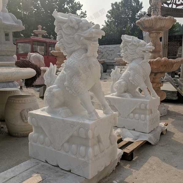 什么是傳統(tǒng)景觀中的藝術(shù)雕塑呢？