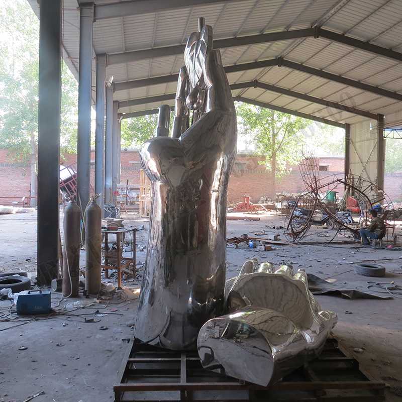 水滴主題不銹鋼雕塑，雙手不銹鋼雕塑，手托水滴景觀雕塑