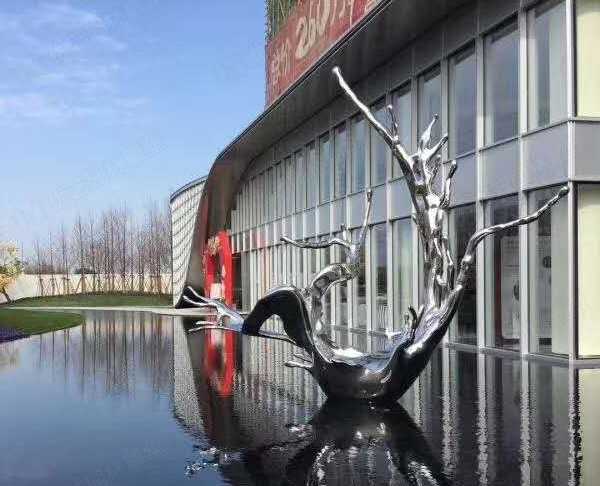 玻璃鋼雕塑的特點(diǎn)有什么呢？