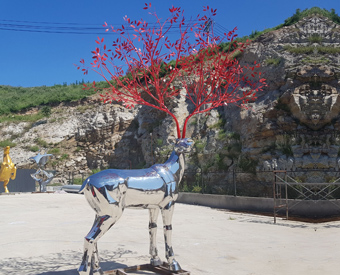 人們?yōu)槭裁聪矚g擺放不銹鋼鹿雕塑？